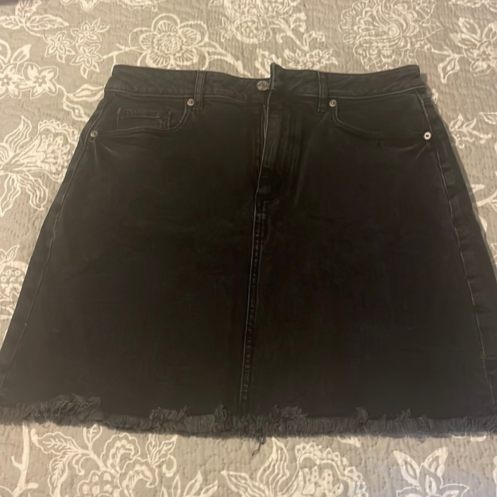 Black frayed hem mini skirt